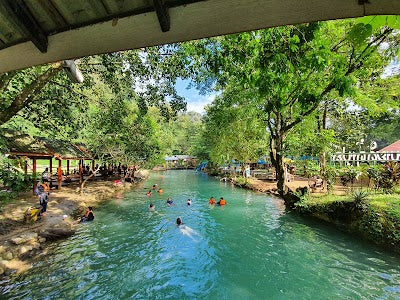 ブルーラグーンとタム・プーカム洞窟_Tham Phu Kham Cave and Blue Lagoonの画像
