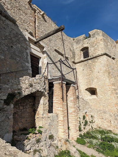 モン・アルバン要塞_Fort du Mont Albanの画像